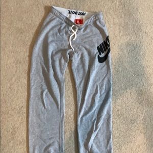 Size small Nike sweatpants